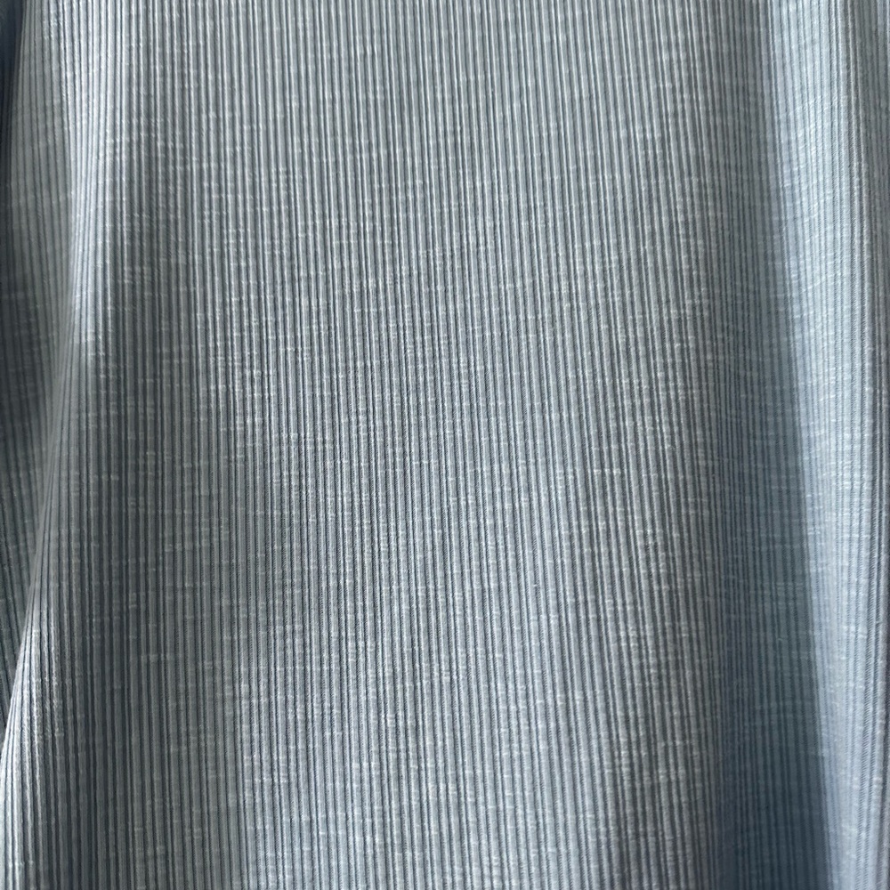 Women’s Old Navy Tank Top - Picture 2 of 4